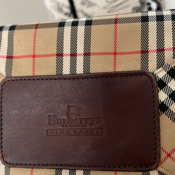 Authentic Vintage Burberry crossbody Bag - Picture 11 of 12